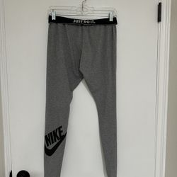 Super Cute Nike Leggings !