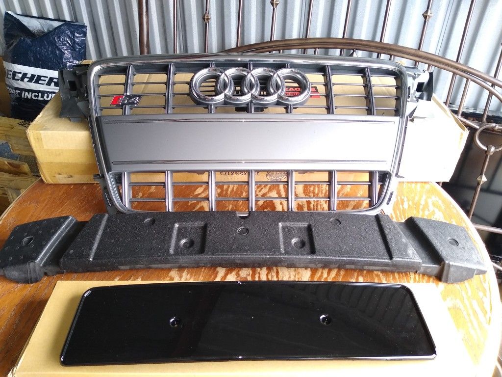 CENTRAL GRILL OF AUDI S4 MODEL 00-12