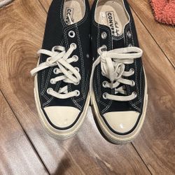 Converse Men Size 5 / Women 7