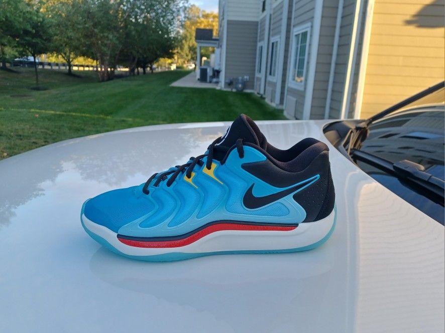 Brand New And Original Men's Nike Air Kevin Duran Sneakers Size 6, 10.5 And 13