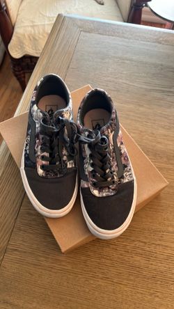 Vans Tennis Shoes