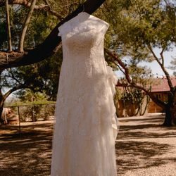 Gorgeous Size 12 A-Line Lace Embroidered Ivory Champagne Wedding Gown