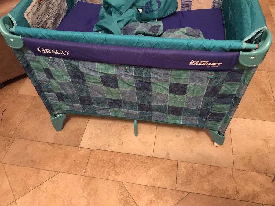 Graco Pack n Play Bassinet 725P2 Series - baby - toddler -blue and teal