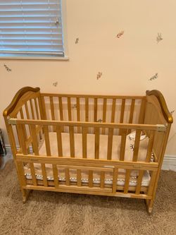 Baby rocking crib