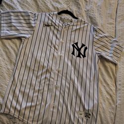 Men's Nike Cooperstown Collection Baseball Jersey Babe Ruth Size Medium - $79