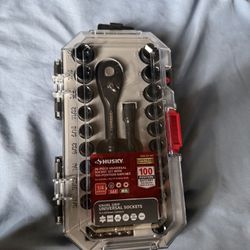 Husky 100-Position 1/4 in. Drive Universal Socket Wrench Set (26-Piece)