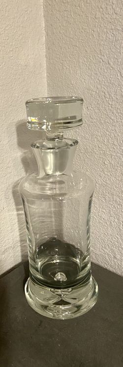  Krosno Jensen Decanter is made in Poland, wit glass and boasts a unique, contemporary and design that will look exquisite 