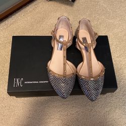 INC International Concepts. Flats. Tan, Black, & White. Size 5.5