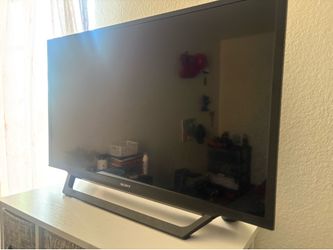 Sony 32" model KDL-32W600D TV