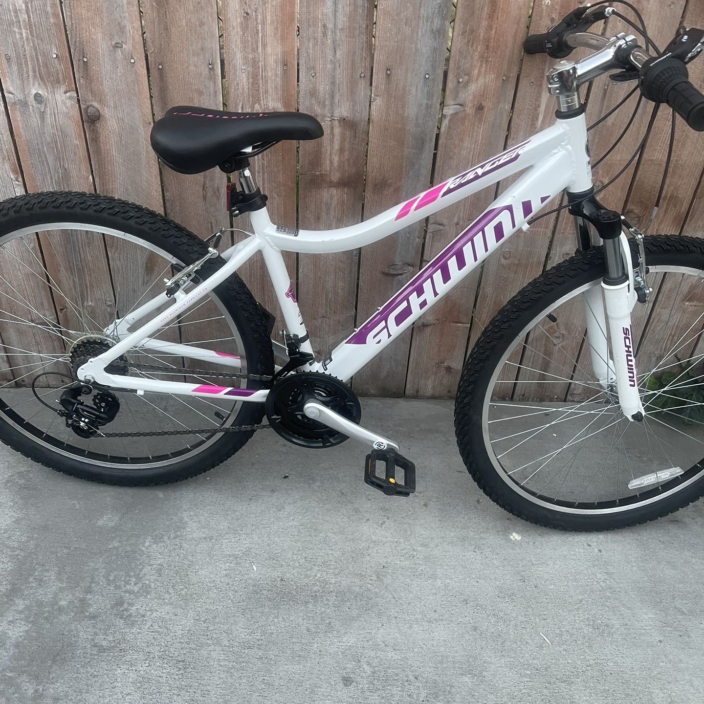 Schwinn ranger 26 inch women's 2025 bike