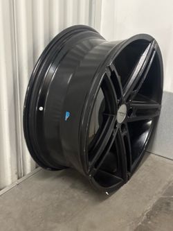 Versus wheels rim Check pictures for condition (just 1 available)