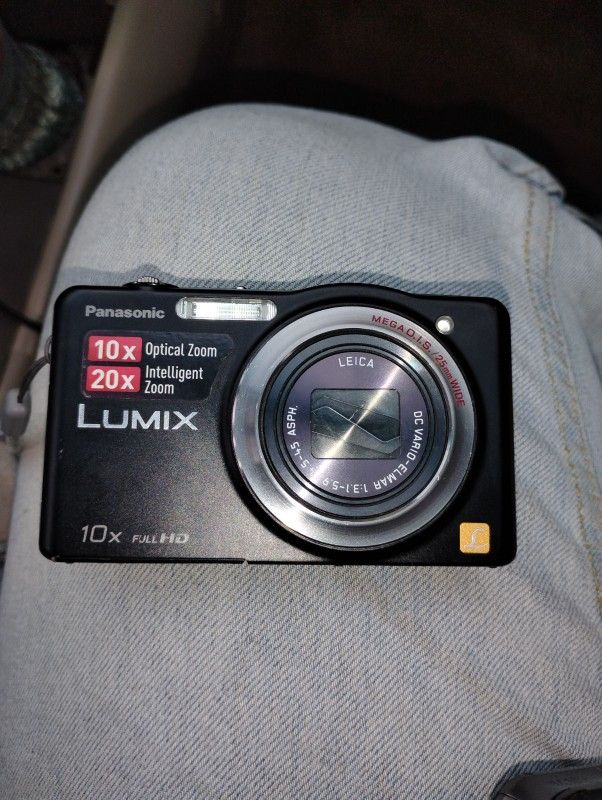 Panasonic Lumix DMC-SZ7