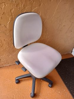 White Desk Chair 