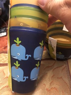 4 new plastic cups and bowls