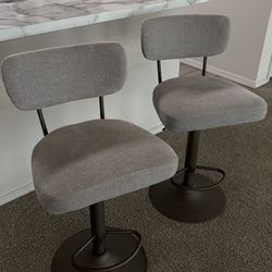 2 Bar Stools