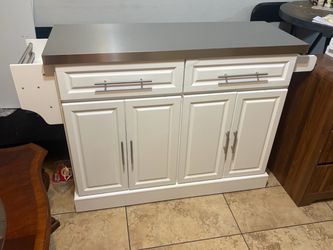 Kitchen island (rolling)