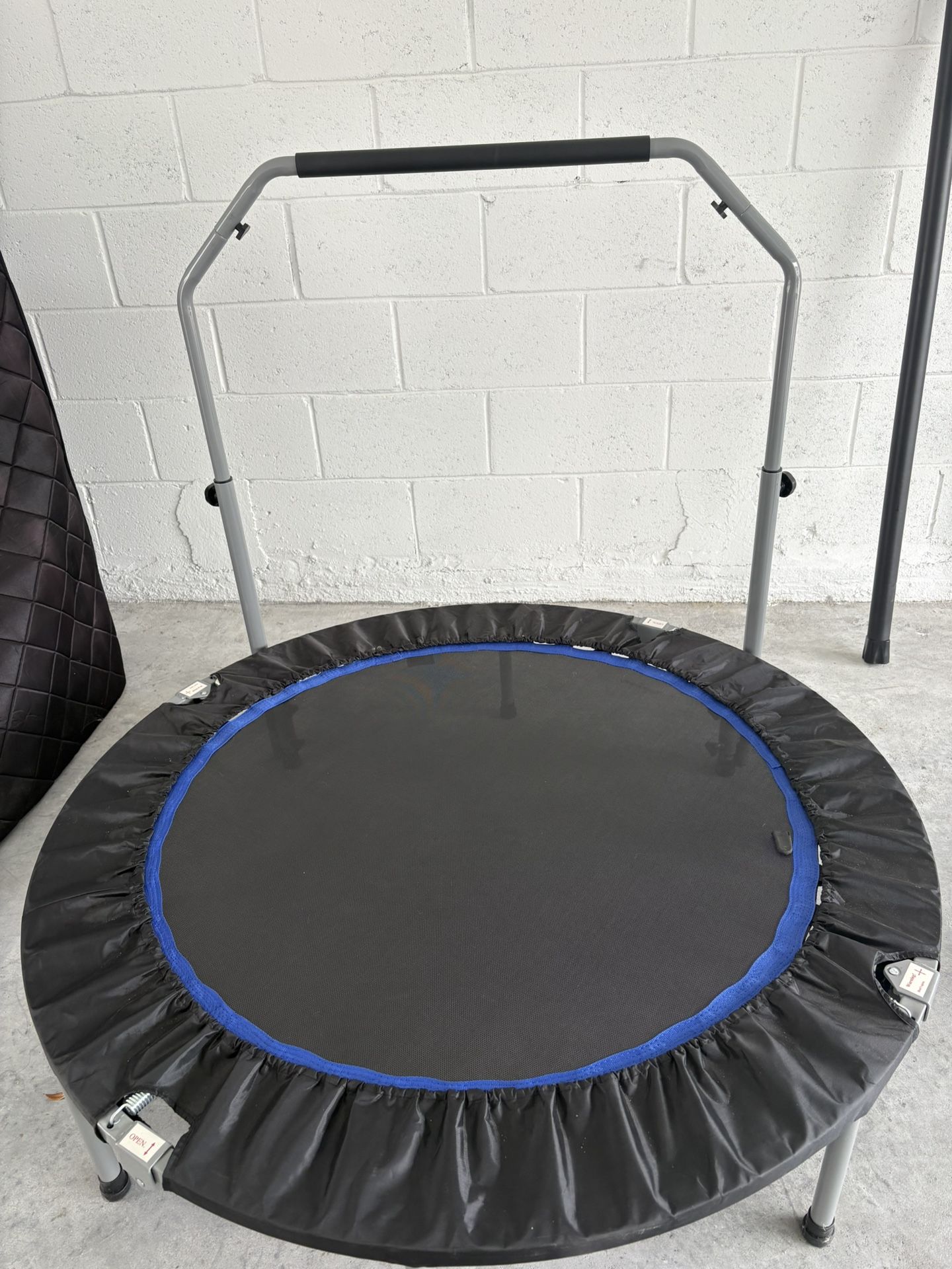 Rebounder Trampoline 48”