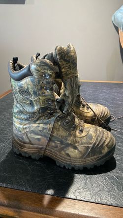 Cabelas camo boots.