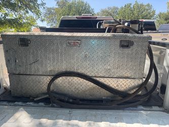 Aluminum Diesel tank everything works tool box is just cracked