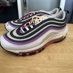 Female Nike Airmax
