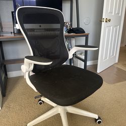 “Moving Sale – Ergonomic Office Chair (Mesh)
