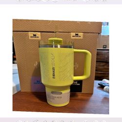 Drink Perfectly with Classic Stanley Tumbler Collection analysis down