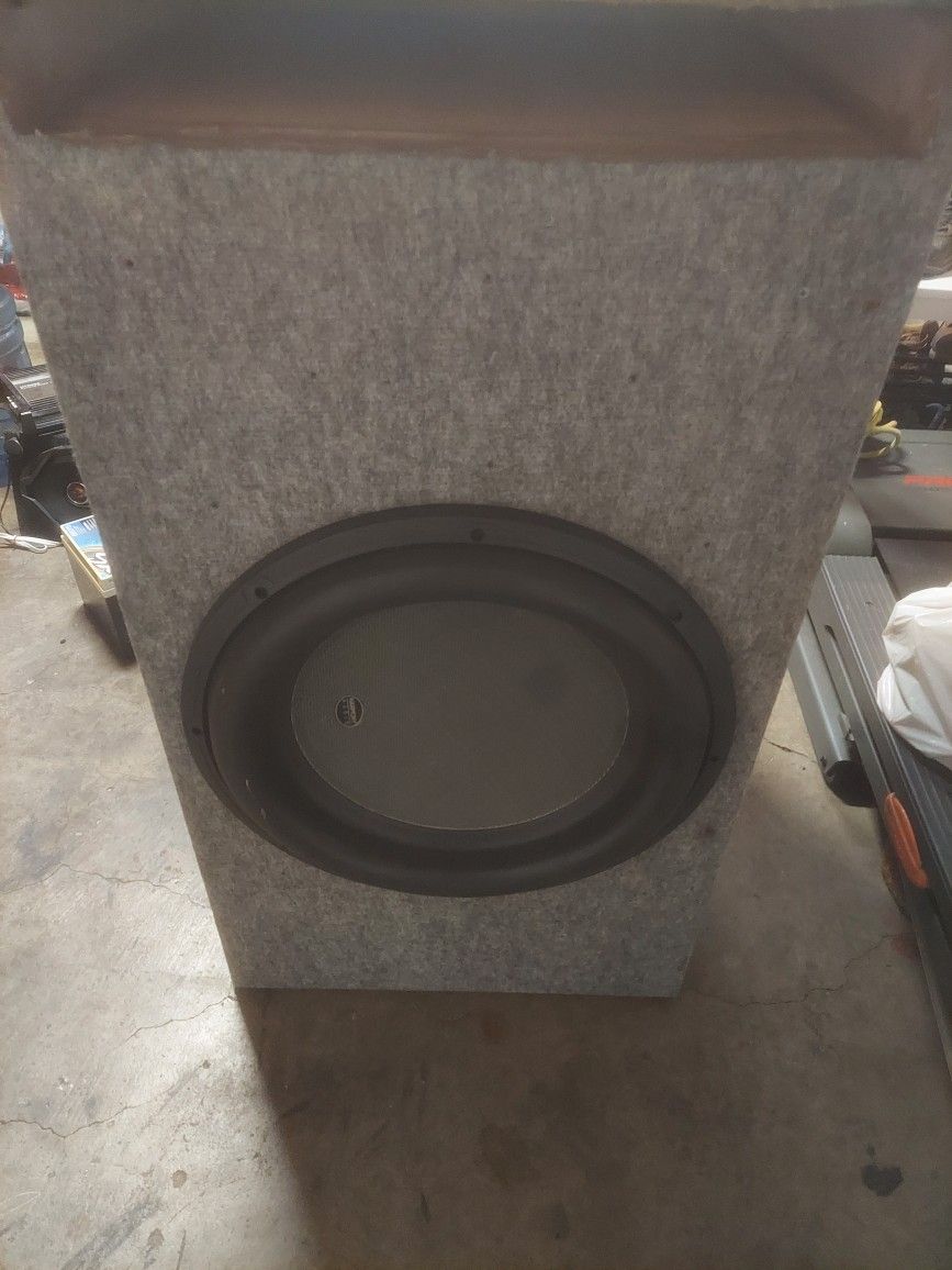 18 In Harmony Subwoofer  Almost New