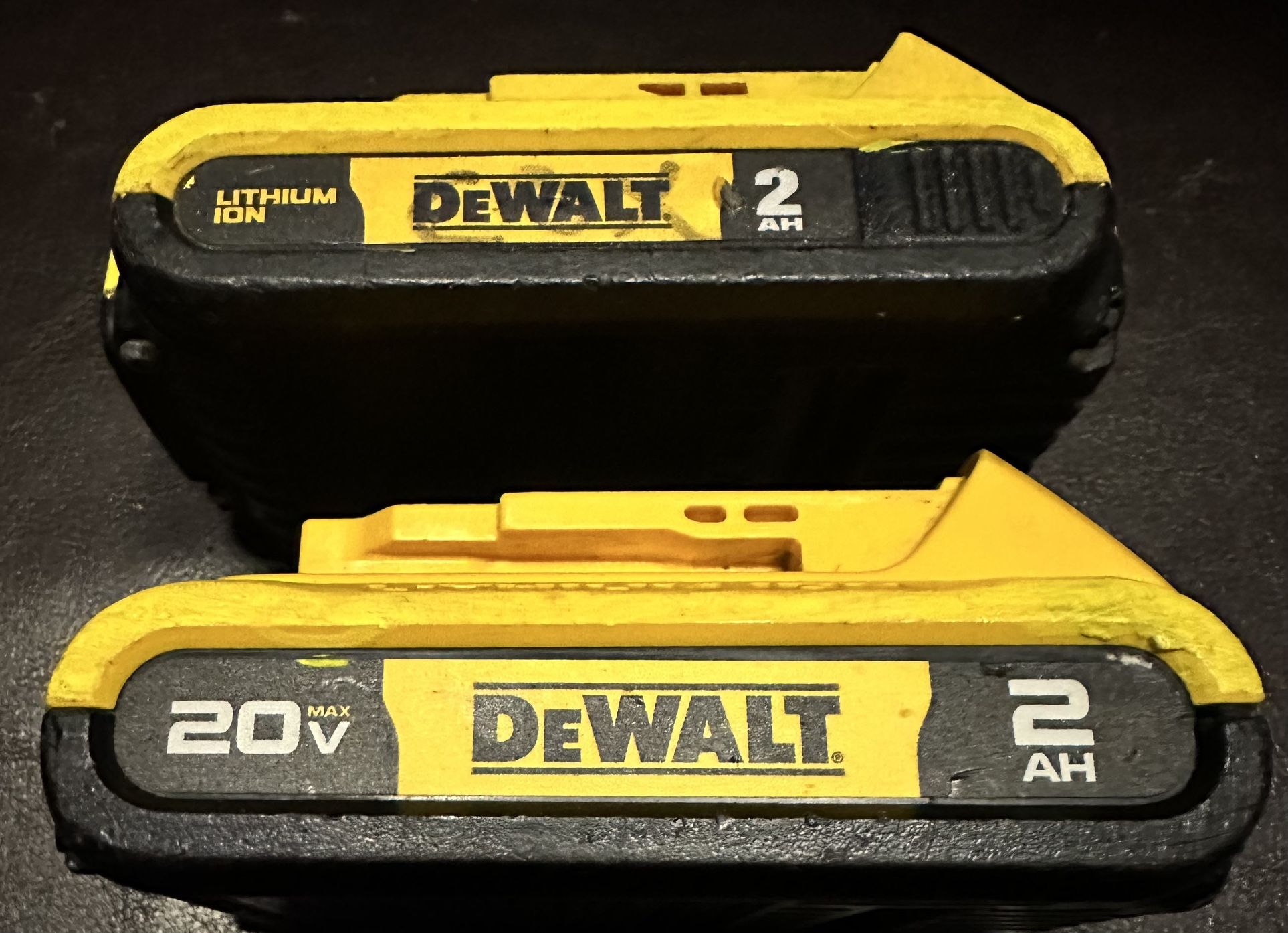 DEWALT 20V MAX LITHIUM-ION 2Ah BATTERIES