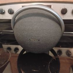 HARMON KARDON ONYX 8! AMAZING SOUND!!!!