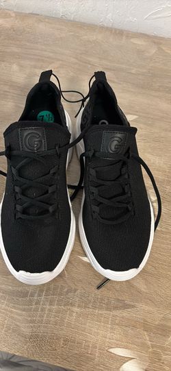 New Woman’s Sneakers Size 7,5