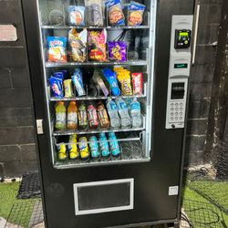 Refrigerated Vending Machine 