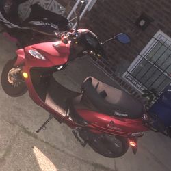 Selling Red 700 Black 500