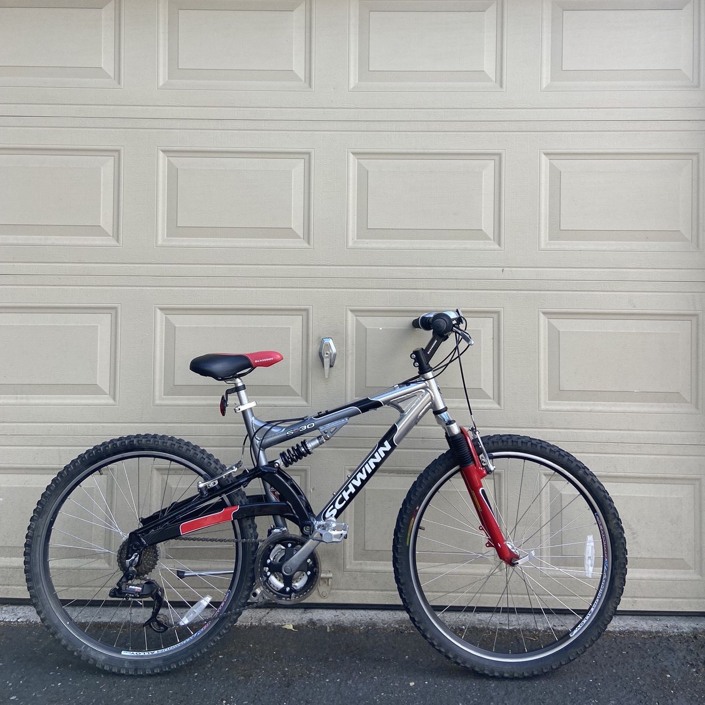 Full Suspension Mountain Schwinn S25 Bicycle Dual Suspension