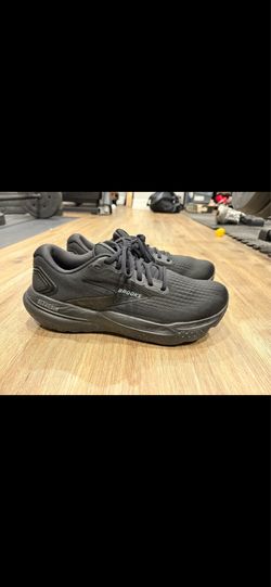 Men’s brooks running shoes great shape size 10.5