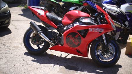 2001 CBR 929