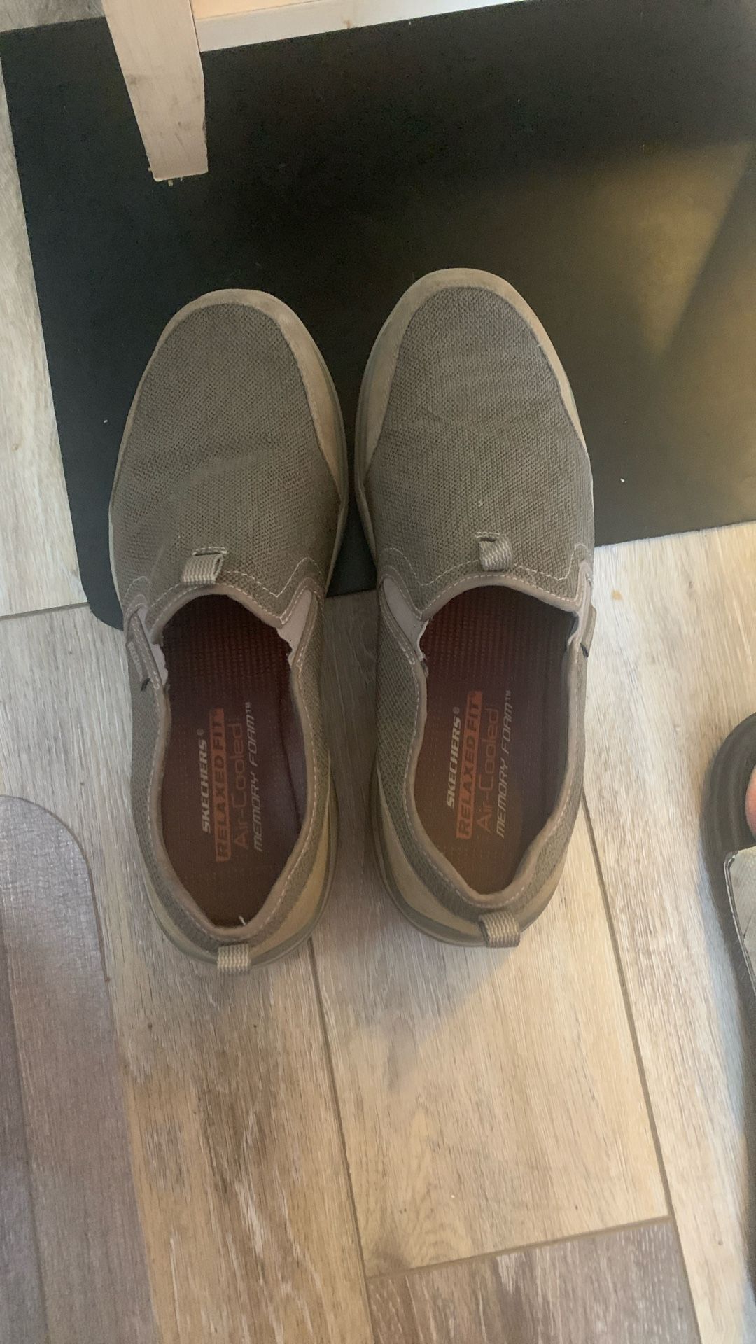 Skechers Relaxed Fit