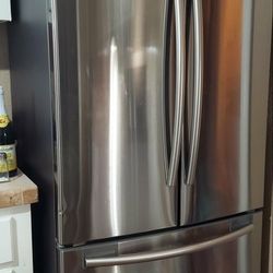 Samsung Stainless Steel French Door Refrigerator – Works Perfect