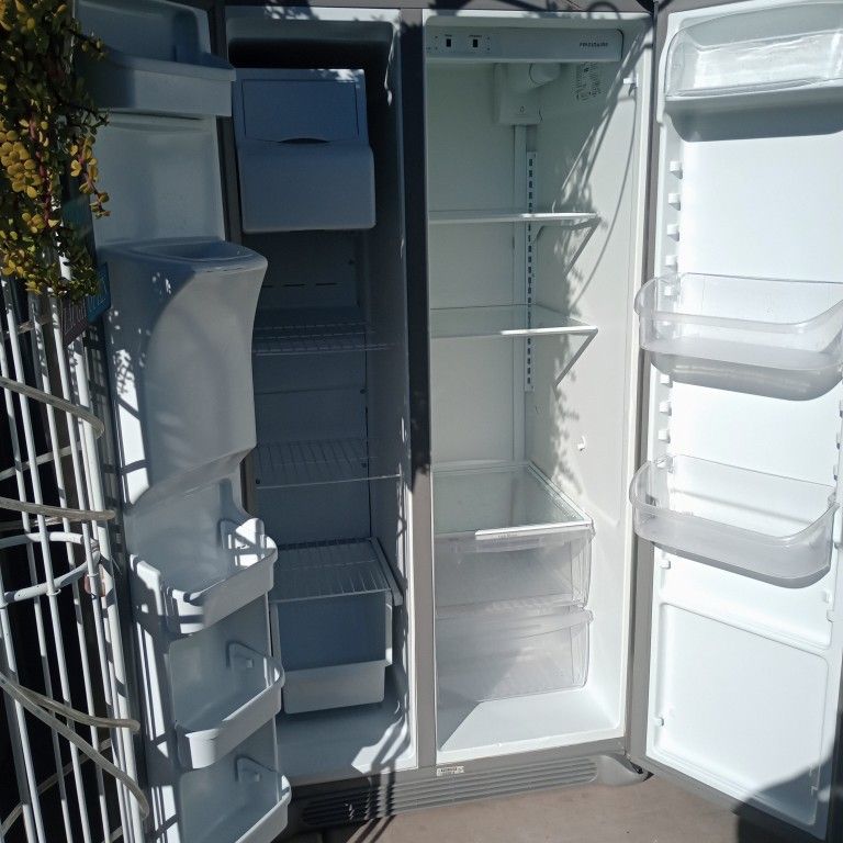 Frigidaire Refrigerator