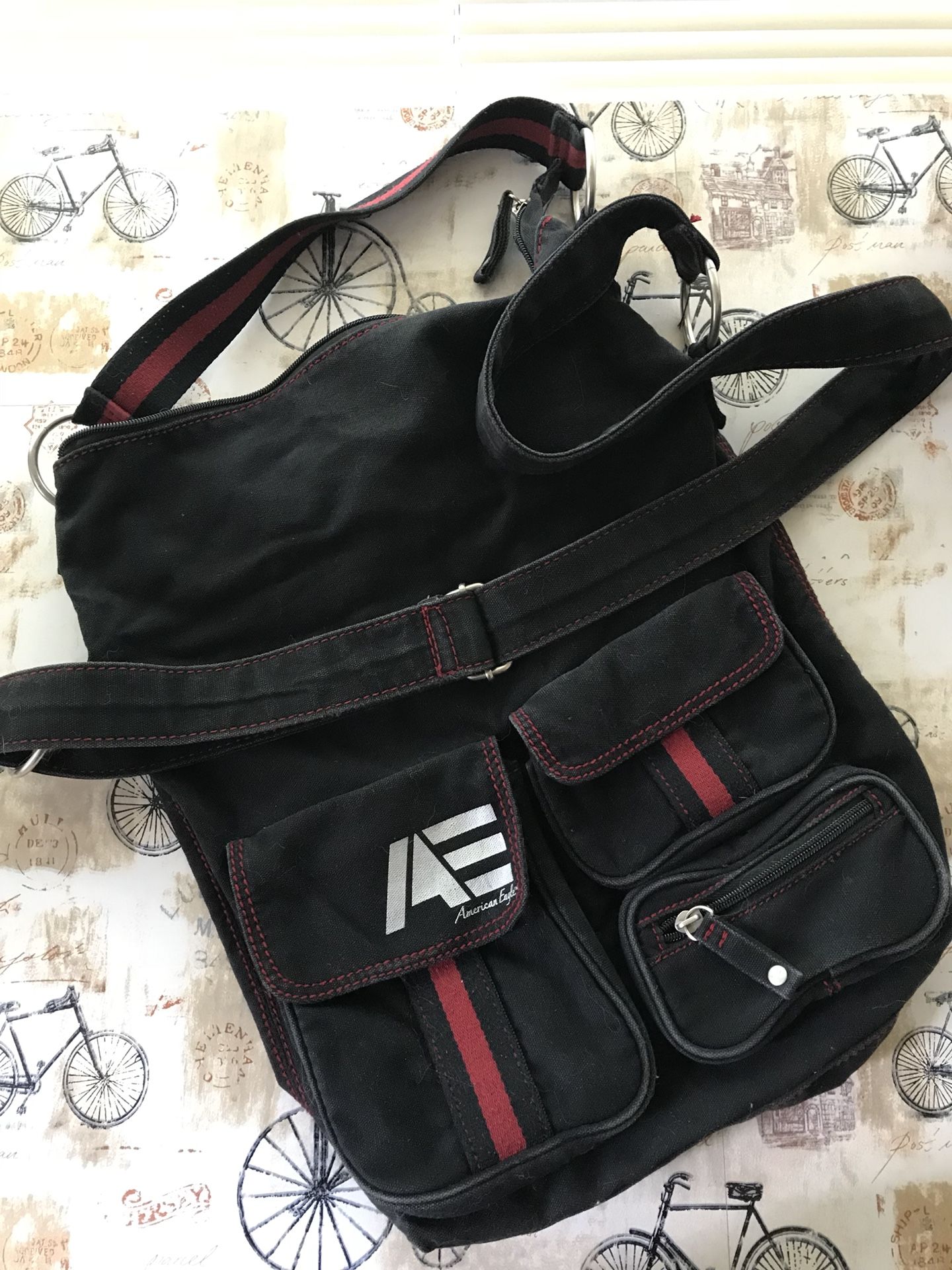 Messenger bag - by American Eagle