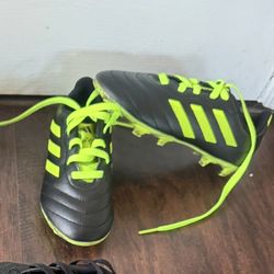 Kids Shoes - Soccer /Adidas/Puma