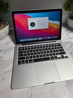 MACBOOK PRO RETINA 2015
INTEL CORE i7
16GB RAM
500GB SSD
NO ISSUES WHATSOEVER
CHARGER INCLUDED
90 DAY WARRANTY