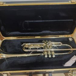 BACH SOLOIST TRUMPET WITH CASE