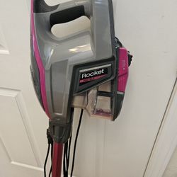 New Cond SHARK ROCKET MODEL VAUUM   , WORKS EXCELLENT  , IN THE BOX 