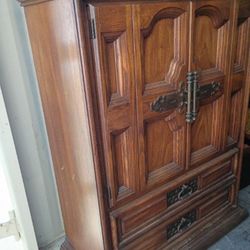 ARMOIRE VERY WELL BUILT SOLID WOOD 
