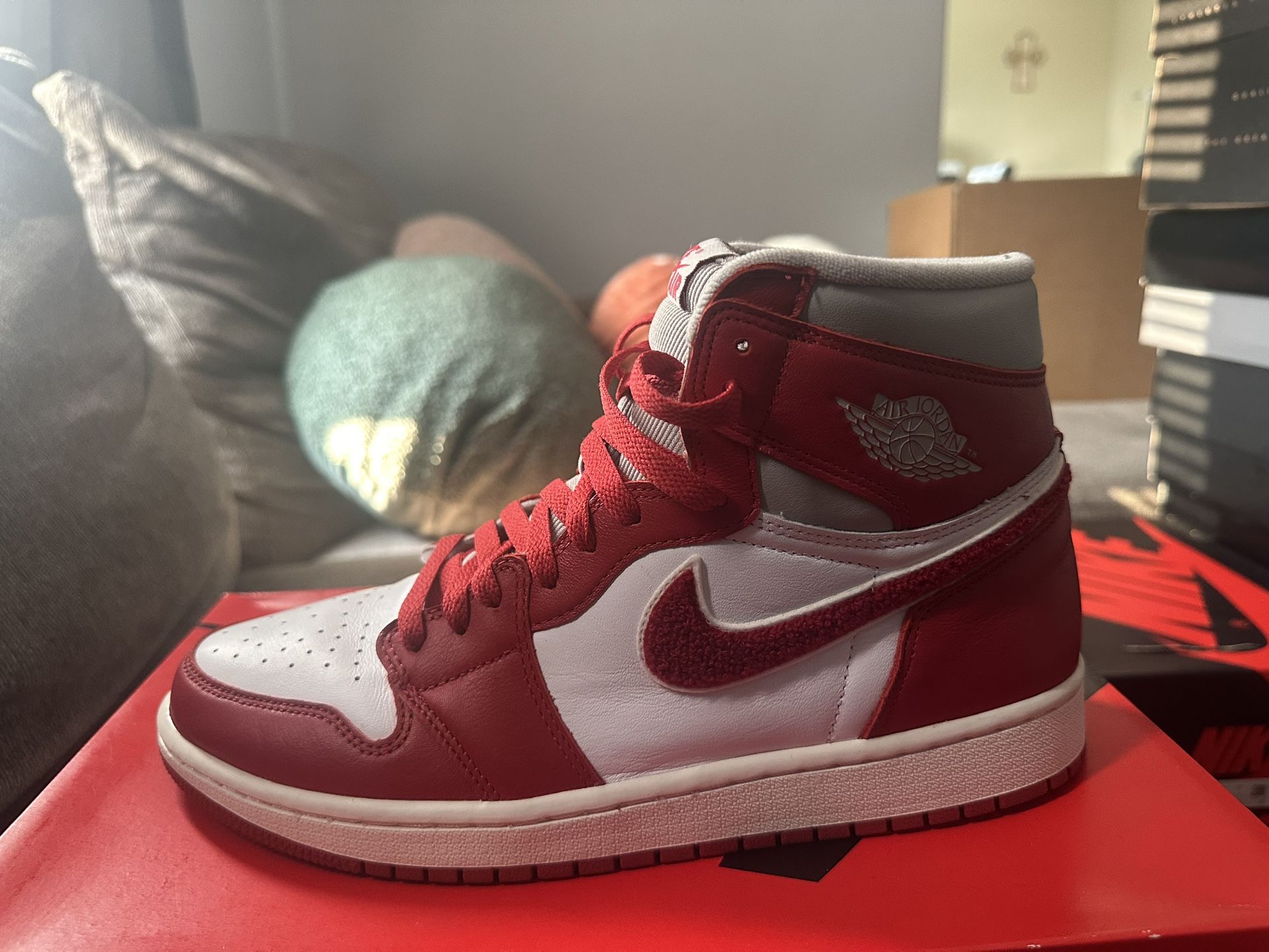 Retro Jordan 1 Newstalgia Chenille 🚨Price negotiable!!! Let’s make a deal🚨