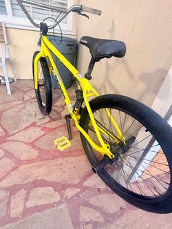 GT Dyno BMX Bike Yellow