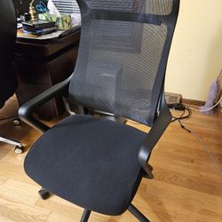 Ergonomic Office Chair - Like New