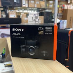 Sony A6400 With 16-50mm Lens