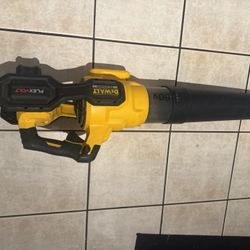 Dewalt 60v brushless blower item is tool only no batt or charger $120 firm in n Lakeland used 
