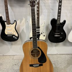 Yamaha Acoustic Guitar 